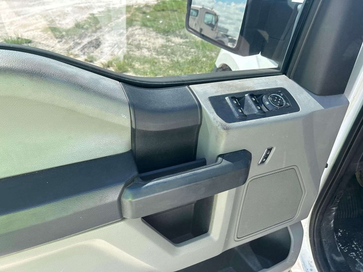 2016-ford-f150-image-11
