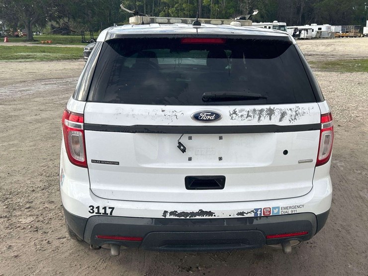 2014-ford-explorer-image-21