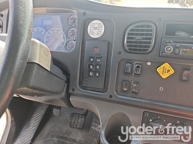 2004-caterpillar-3126-image-33
