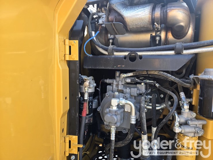 2022-deere-130g-image-58