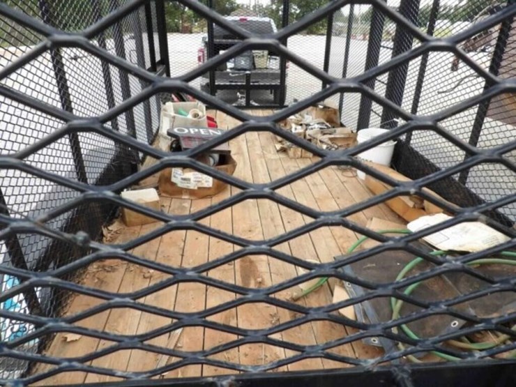 16'-texas-bragg-enclosed-trailer-image-18
