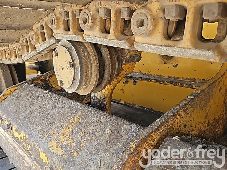 2015-deere-450j-image-22