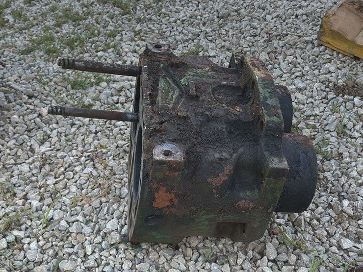 john-deere-model-70-block-image-3