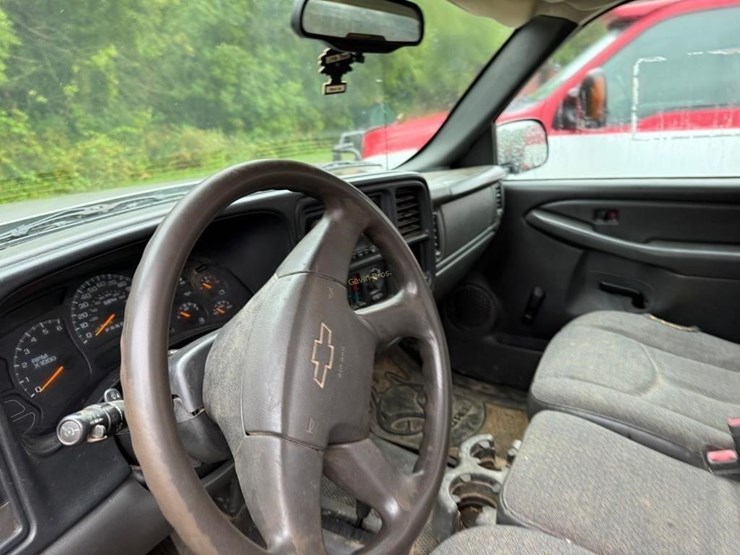 2006-chevy-silverado-1500-ls-truck-image-14