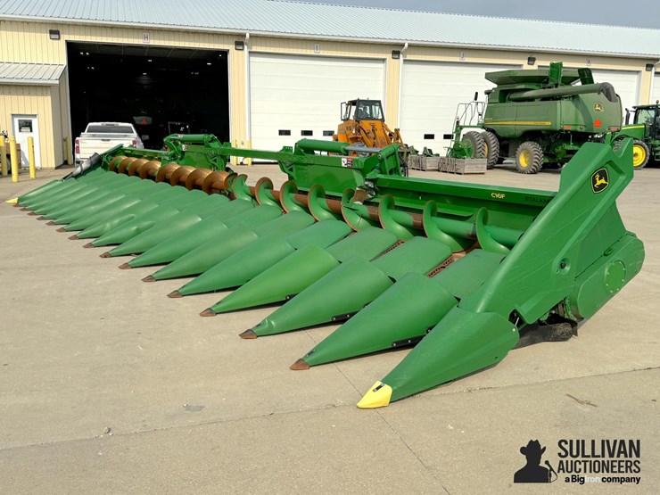 2023-john-deere-c16f-image-1
