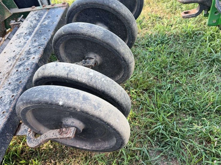 john-deere-8300-image-12