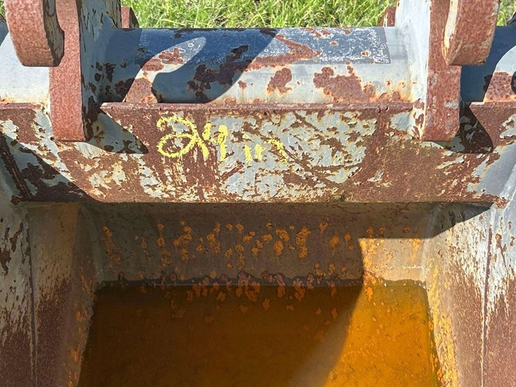 2020-gp-equipment-24in-excavator-bucket-image-8