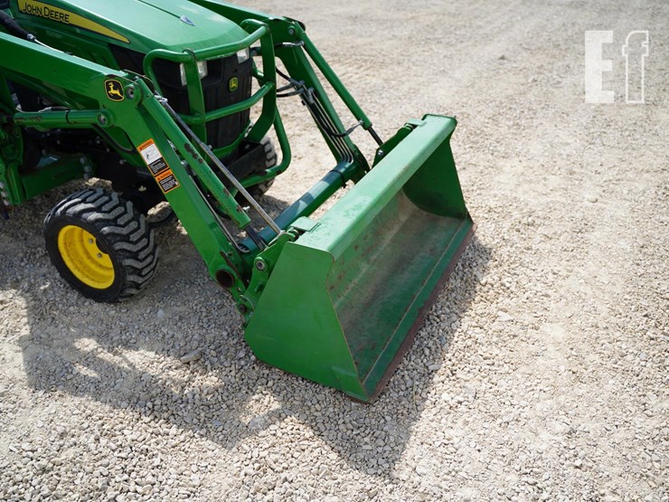 2018-john-deere-1025r-image-10