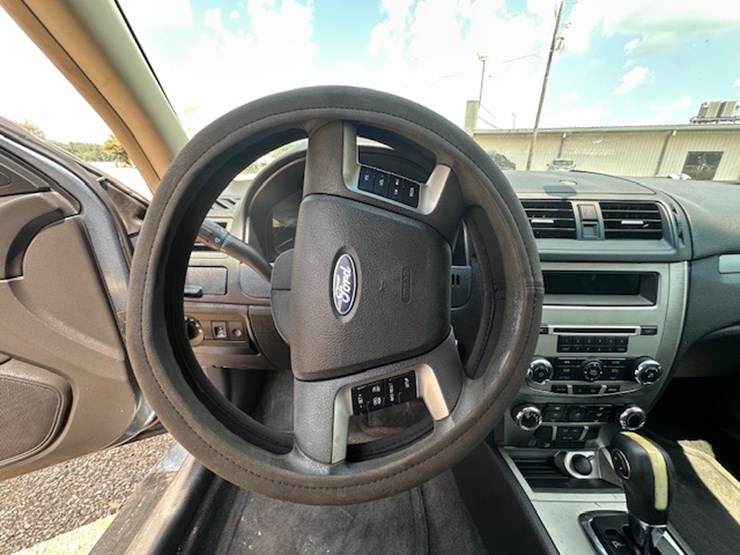 #23032-•-2012-ford-fusion-image-53