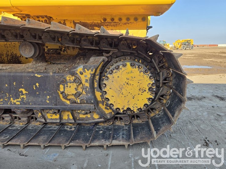2023-komatsu-d61pxi-24-image-18