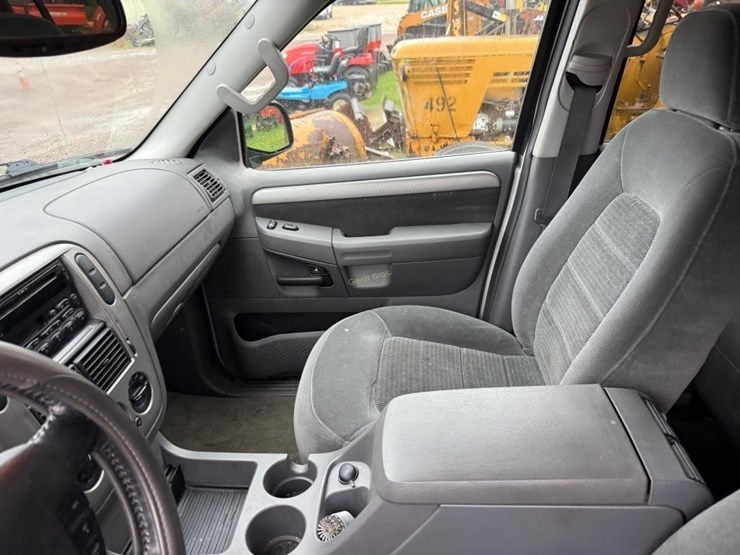 2003-ford-explorer-image-9