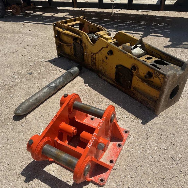 NPK GH15 HYDRAULIC HAMMER