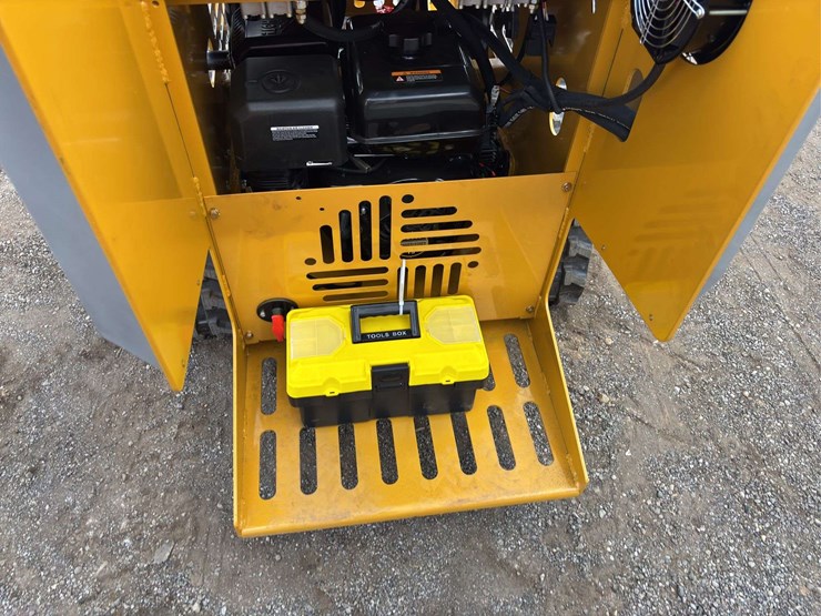 sdll30-stand-on-skid-loader-image-6