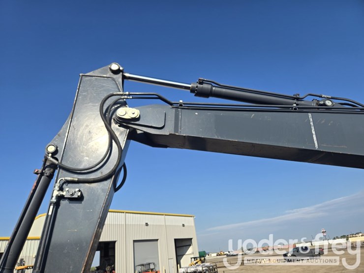 2022-deere-130g-image-32