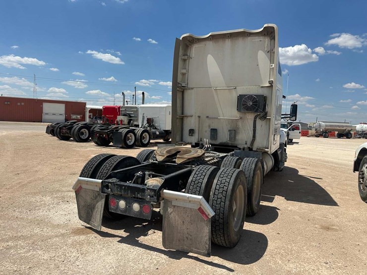 2015-kenworth-t680-image-2