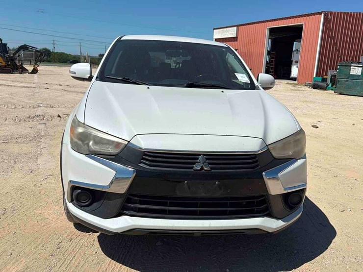 2017-mitsubishi-outlander-image-5
