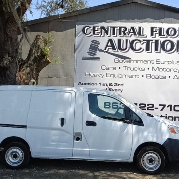 2015 NISSAN NV200
