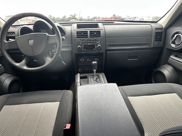 2010-dodge-nitro-image-34