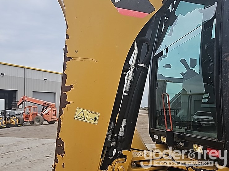 2011-caterpillar-420e-image-36