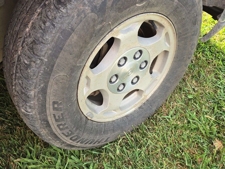 2004-chevrolet-1500-image-11