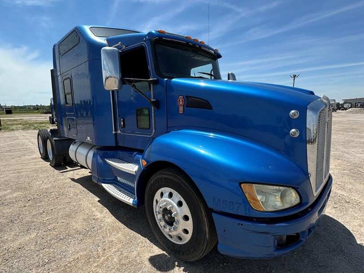 2012-kenworth-t660-image-3