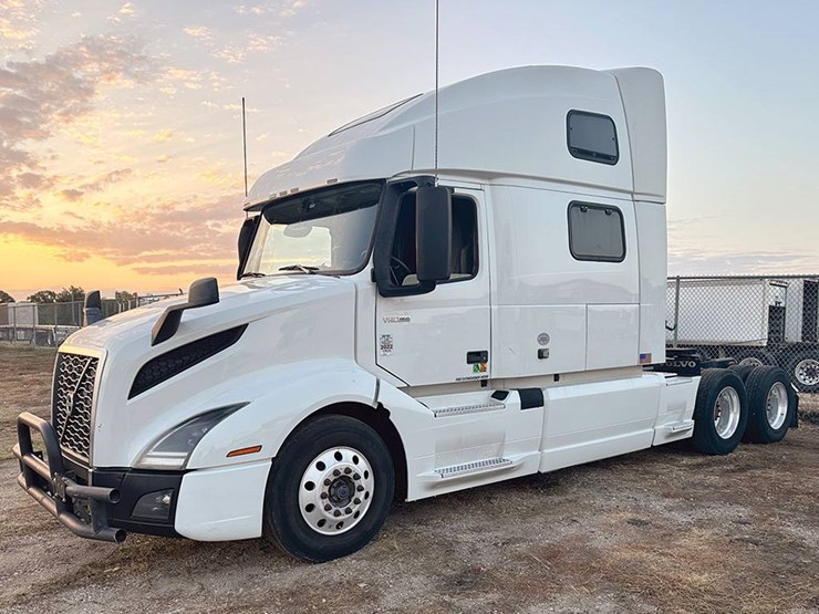 2023-volvo-vnl-860-image-1