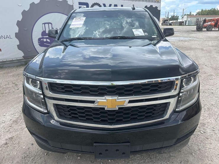 2019-chevrolet-tahoe-lt-image-33