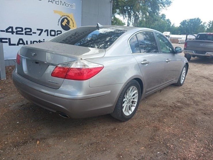 2009-hyundai-genesis-runs/moves-3.8l-v6-image-8