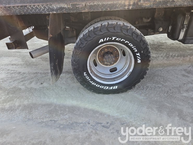 2022-ford-f350-xl-image-17