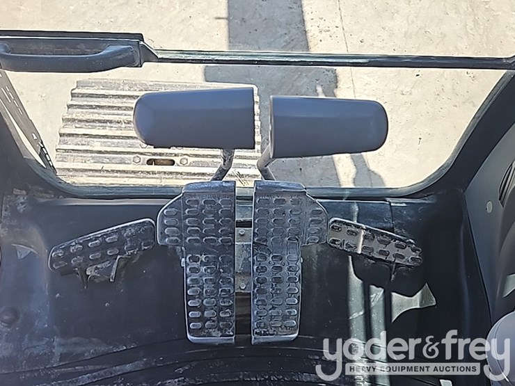 2019-deere-210g-image-57