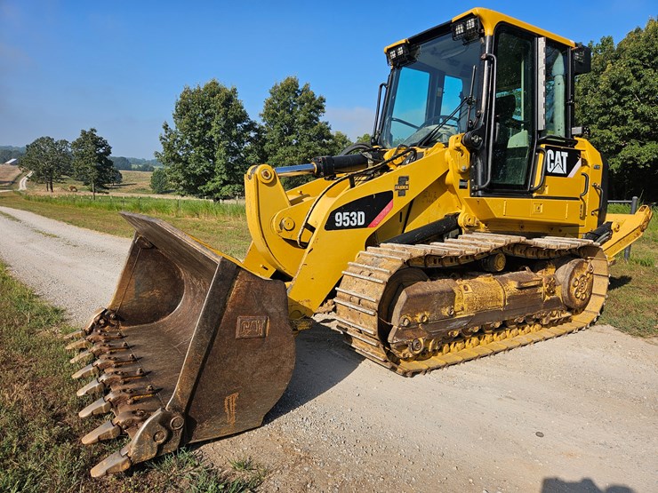 2014-caterpillar-953d-image-3