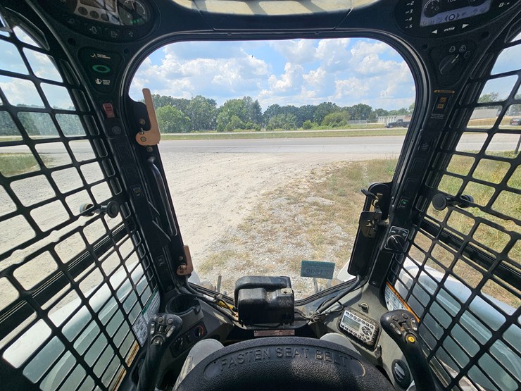 2019-bobcat-t870-image-44