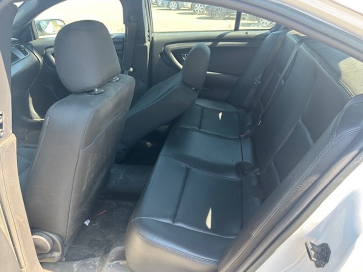 #23002-•-2017-ford-taurus-image-27