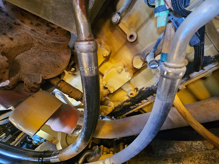 2014-caterpillar-953d-image-40