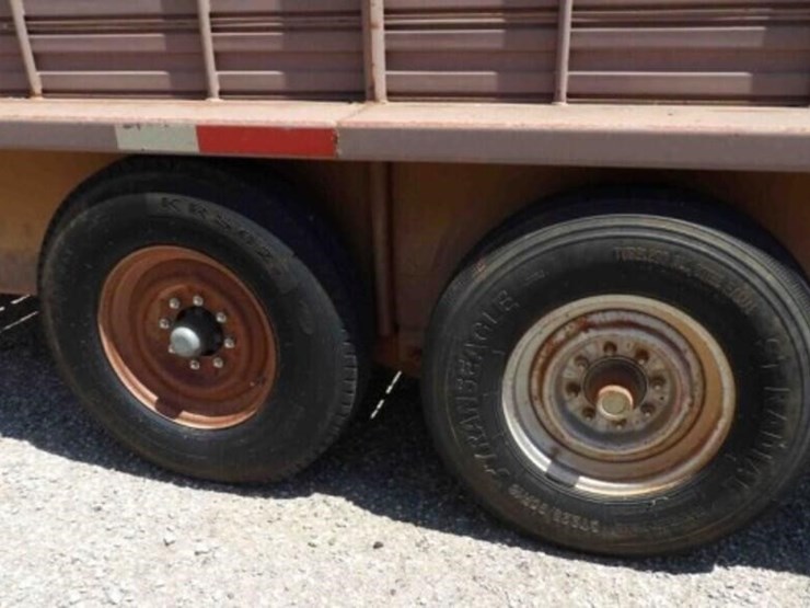 24'-gooseneck-livestock-trailer-image-7