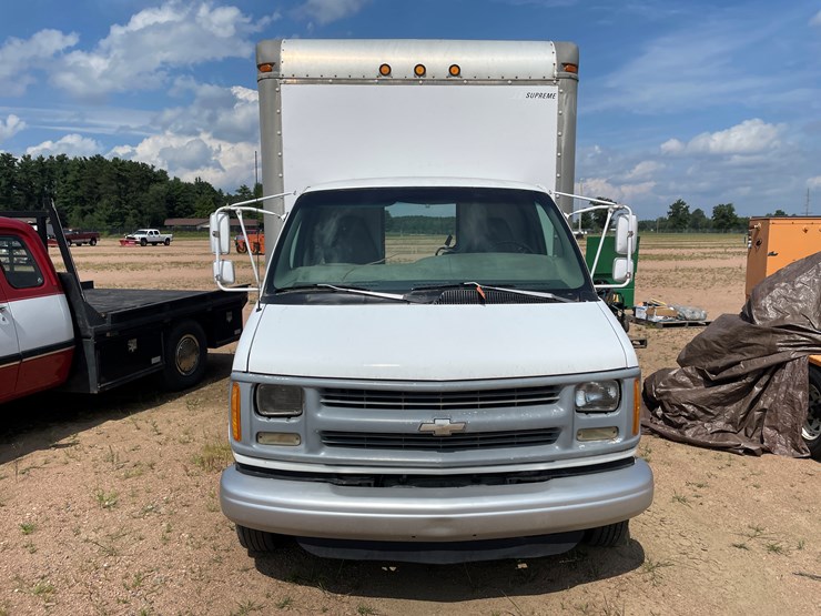 #4731-•-2000-chevy-box-van-(wi-title-in-delay)-image-2