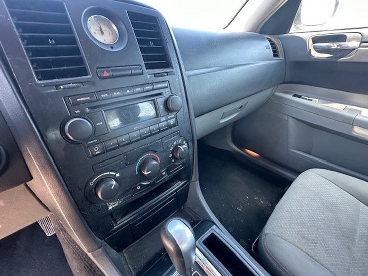 #23051-•-2007-chrysler-300-image-38