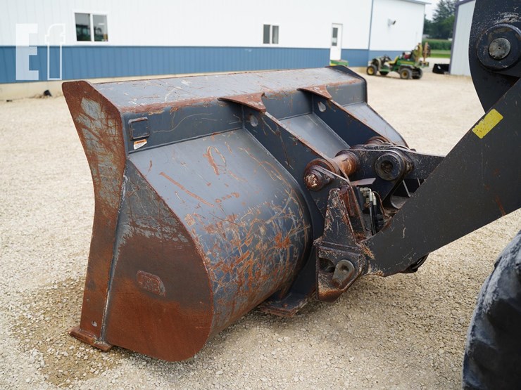 2015-deere-544k-image-14