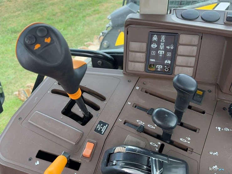 john-deere-6420-tractor,-2wd,-4,241-hours,-2-remotes,-540pto-image-22