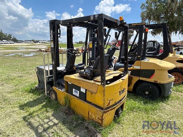 yale-3,500lb-electric-forklift-image-4