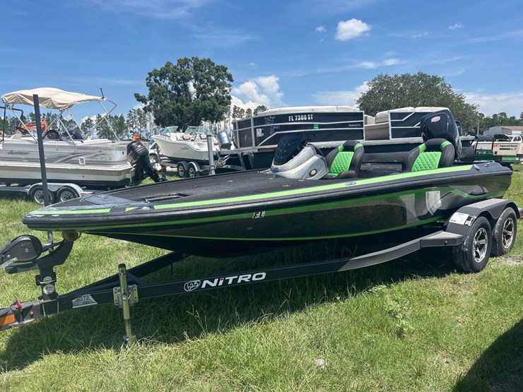 2017-nitro-z-19ft-bass-boat-with-26ft-t/a-boat-trailer-image-1