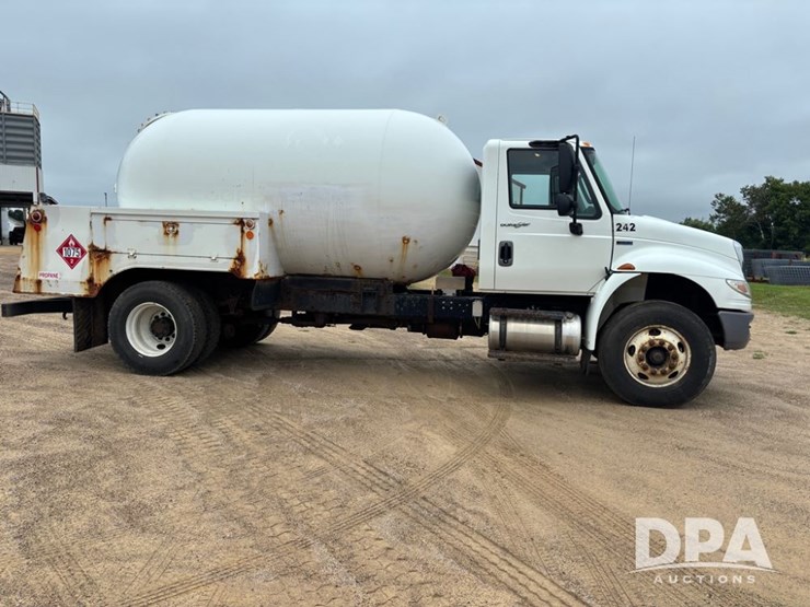 2013-international-durastar-4400-image-3