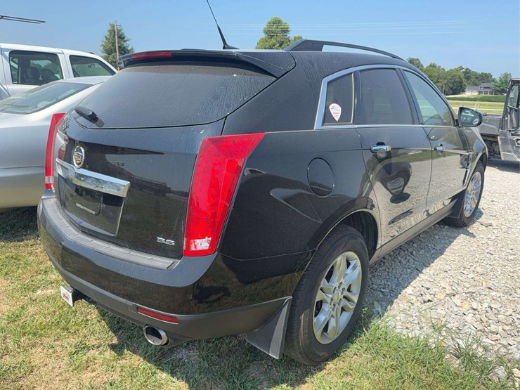 2012-cadillac-srx-image-4
