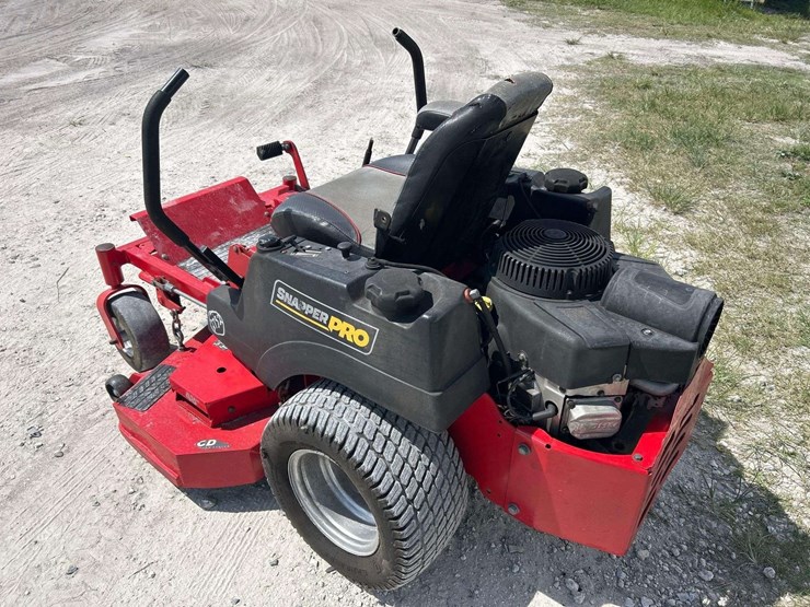 2017-snapper-pro-48in-zero-turn-commercial-mower-image-4