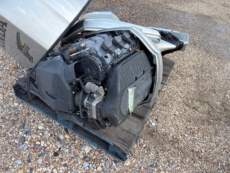 #22675-•-honda-225-4-stroke-outboard-boat-motor-image-2