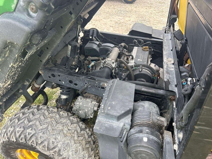 2020-john-deere-gator-xuv-835m-image-8