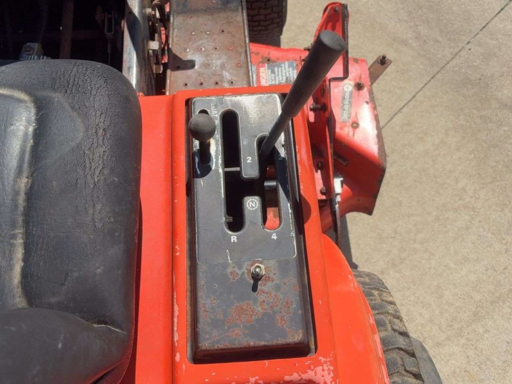 ariens-s14g-lawn-tractor-image-15