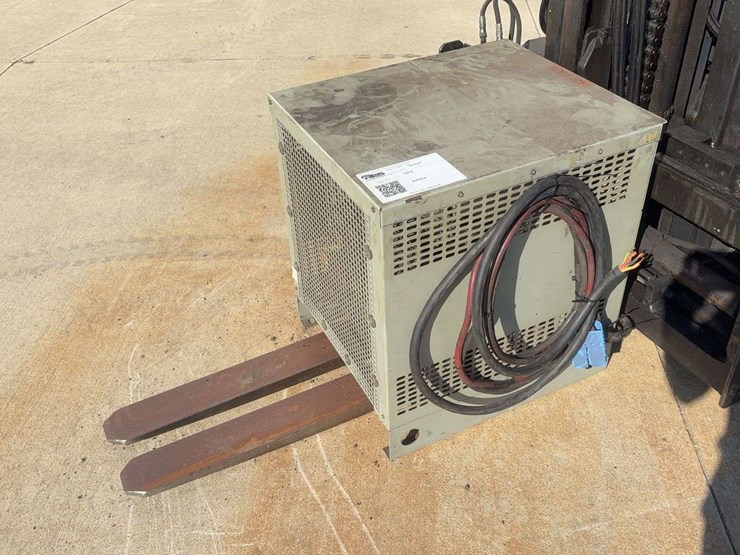 linde-e18c-02-forklift-image-9