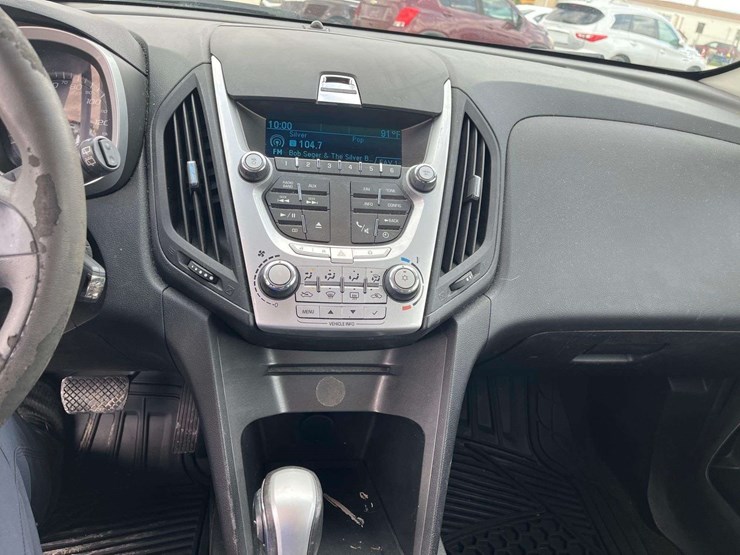 2010-chevrolet-equinox-image-11