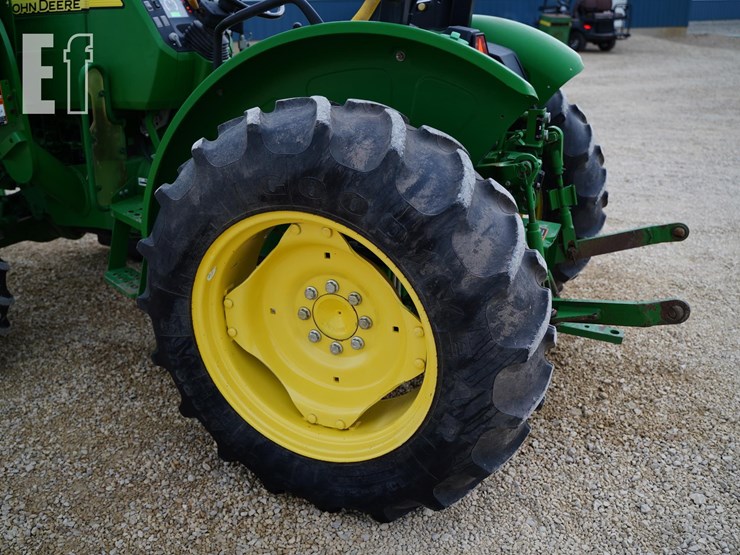 2015-john-deere-5075e-image-29